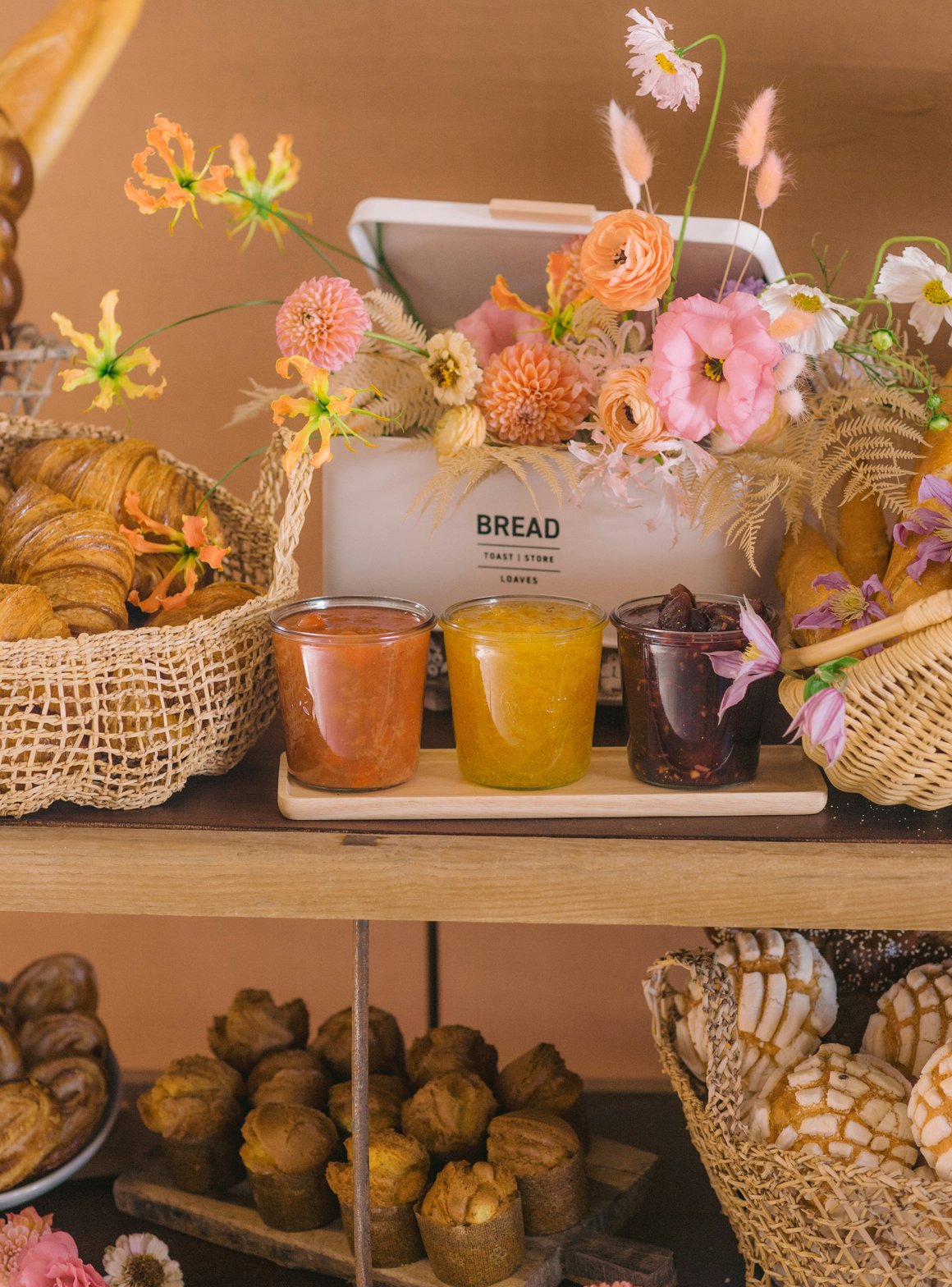 bread-display-at-party