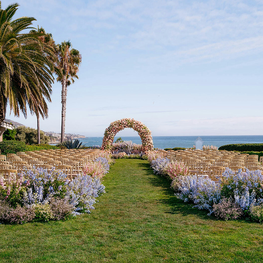 oceanfront-wedding-ceremony