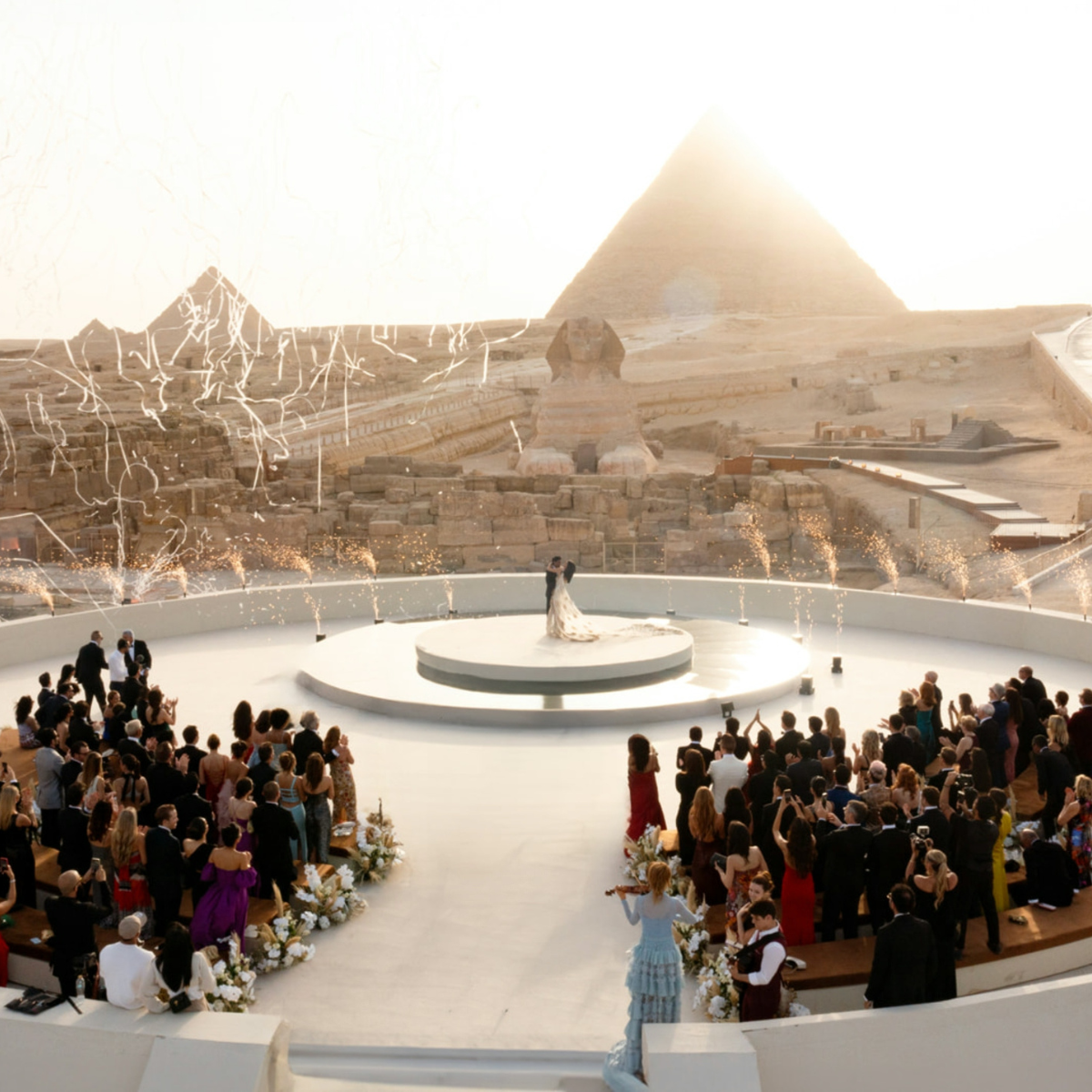 egypt-pyramid-wedding